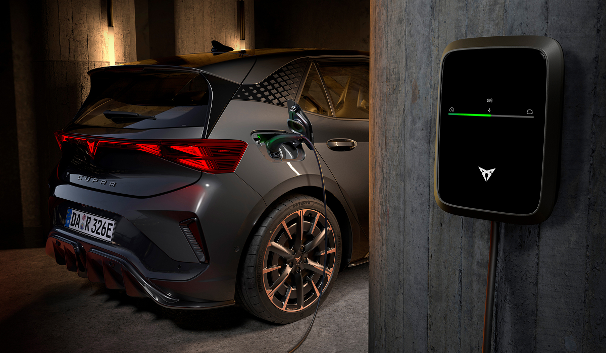 260414_CUPRA_Born-2026-closer-Laden